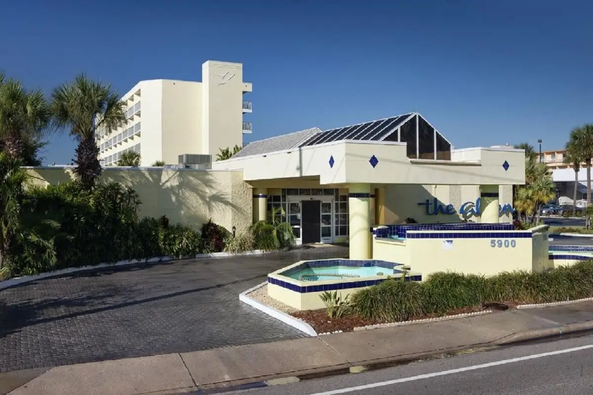 Alden Suites, A Beachfront Resort
