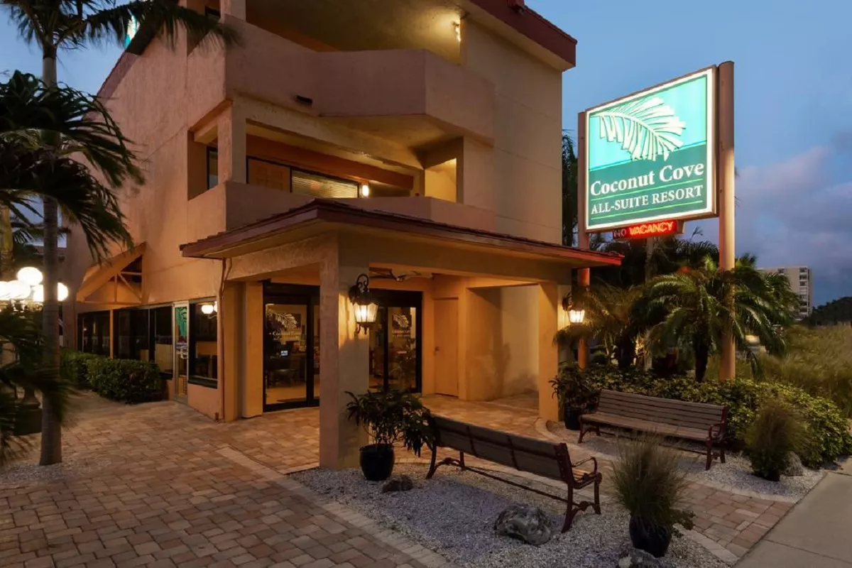 Coconut Cove All Suite Hotel